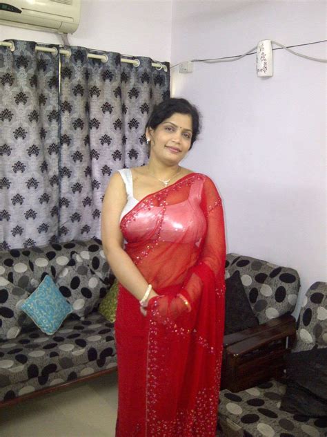 desi sexy pictures|Free Desi Aunty In Saree Hot Photos